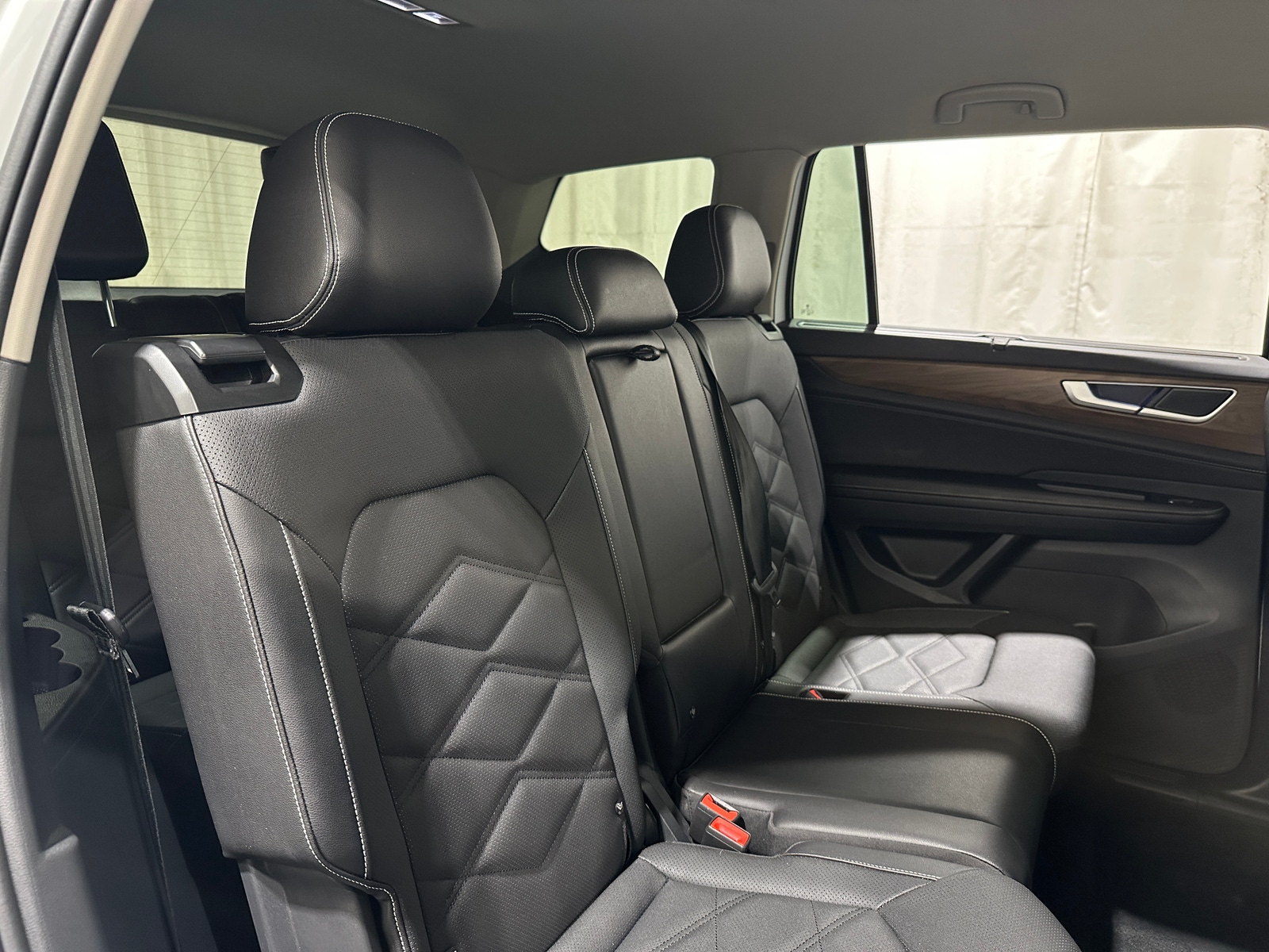 Thumbnail: 2026 Volkswagen Atlas - 6
