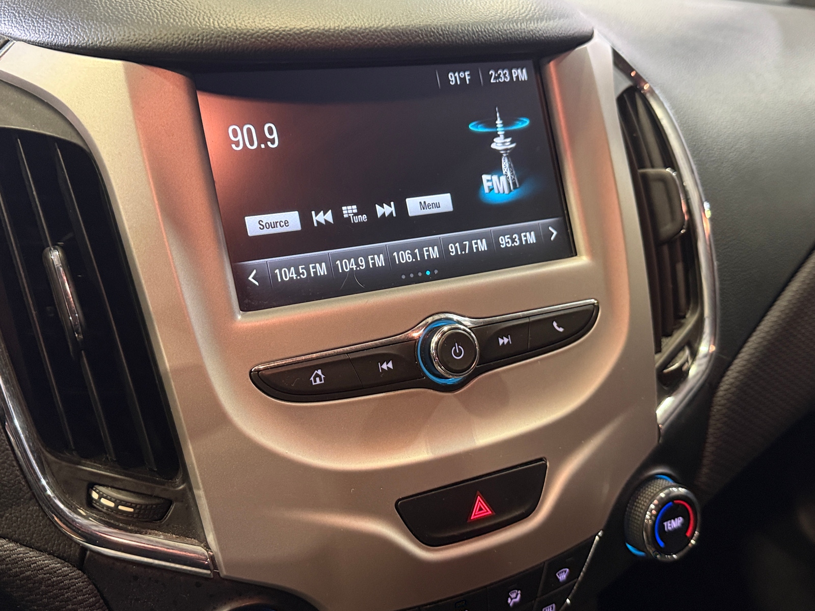Thumbnail: 2018 Chevrolet Cruze - 4