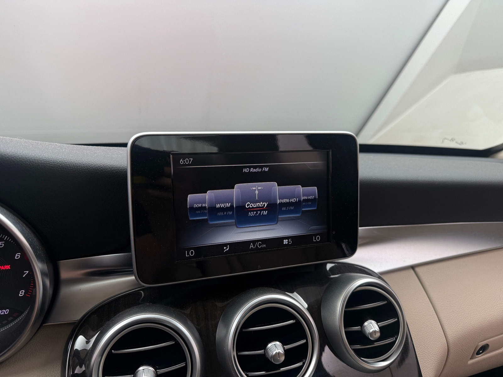 Thumbnail: 2017 Mercedes-Benz C-Class - 4