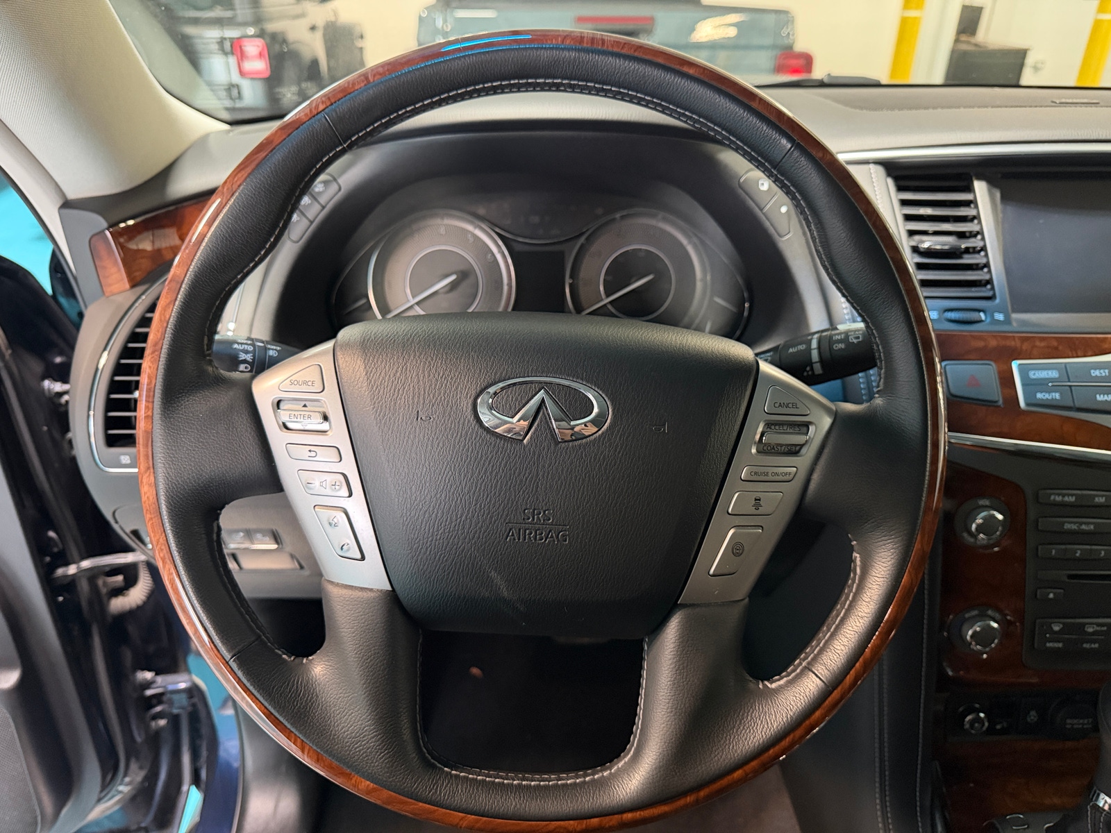 Thumbnail: 2017 INFINITI QX80 - 4