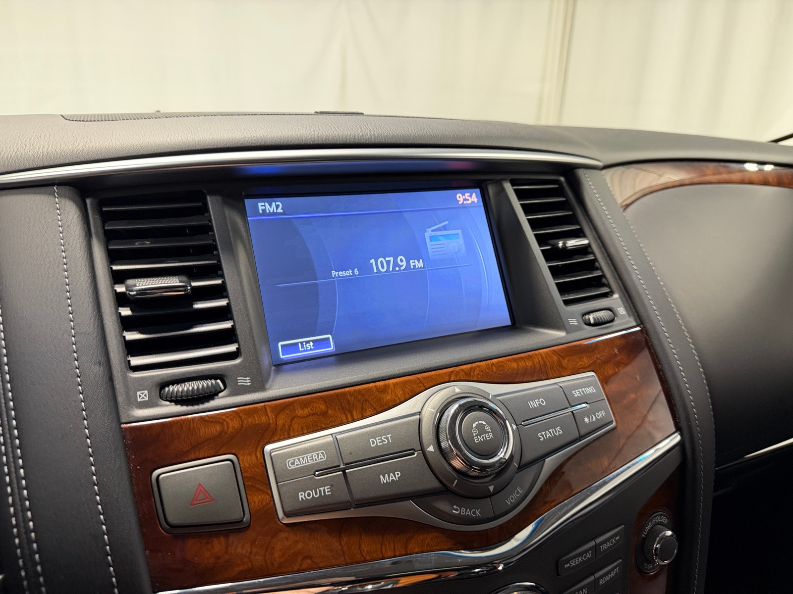 Thumbnail: 2017 INFINITI QX80 - 3