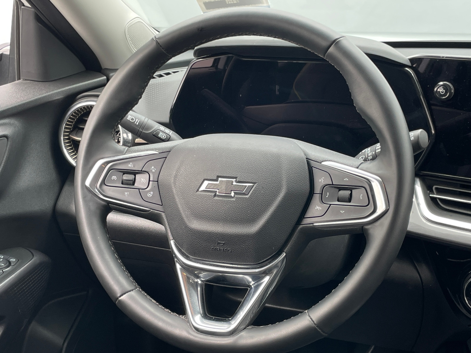 Thumbnail: 2025 Chevrolet Trax - 4