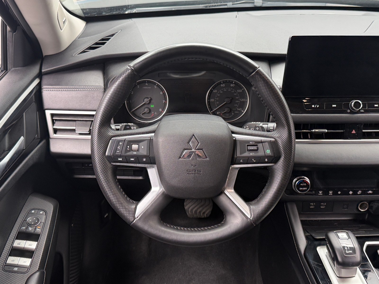 Thumbnail: 2025 Mitsubishi Outlander - 4