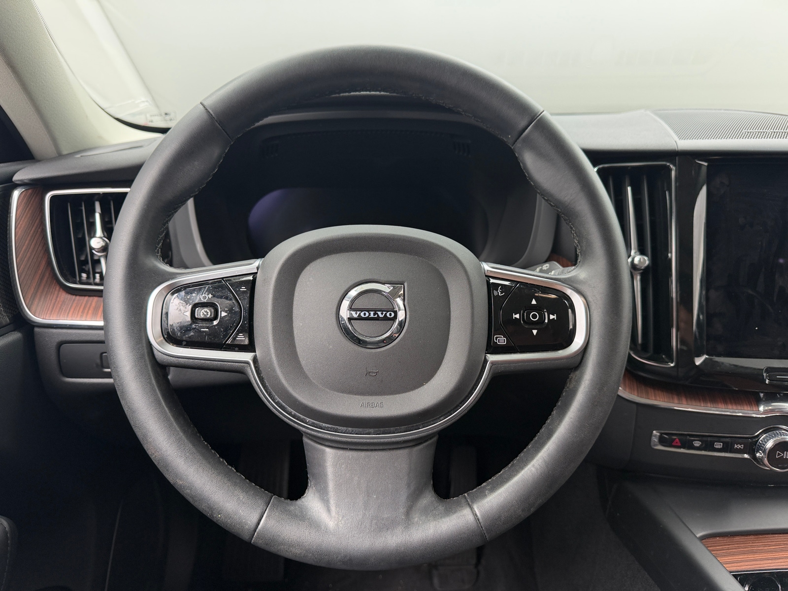 Thumbnail: 2023 Volvo XC60 - 4
