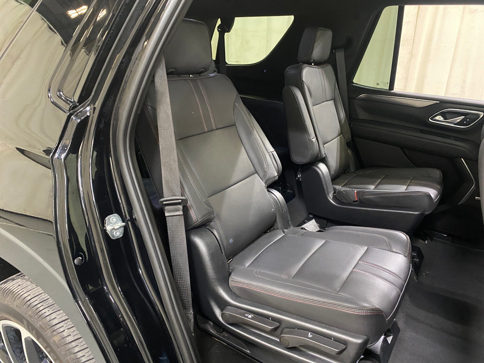 Thumbnail: 2023 Chevrolet Tahoe - 5