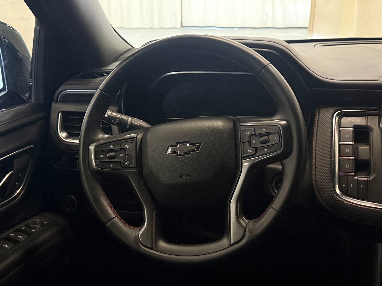 Thumbnail: 2023 Chevrolet Tahoe - 4