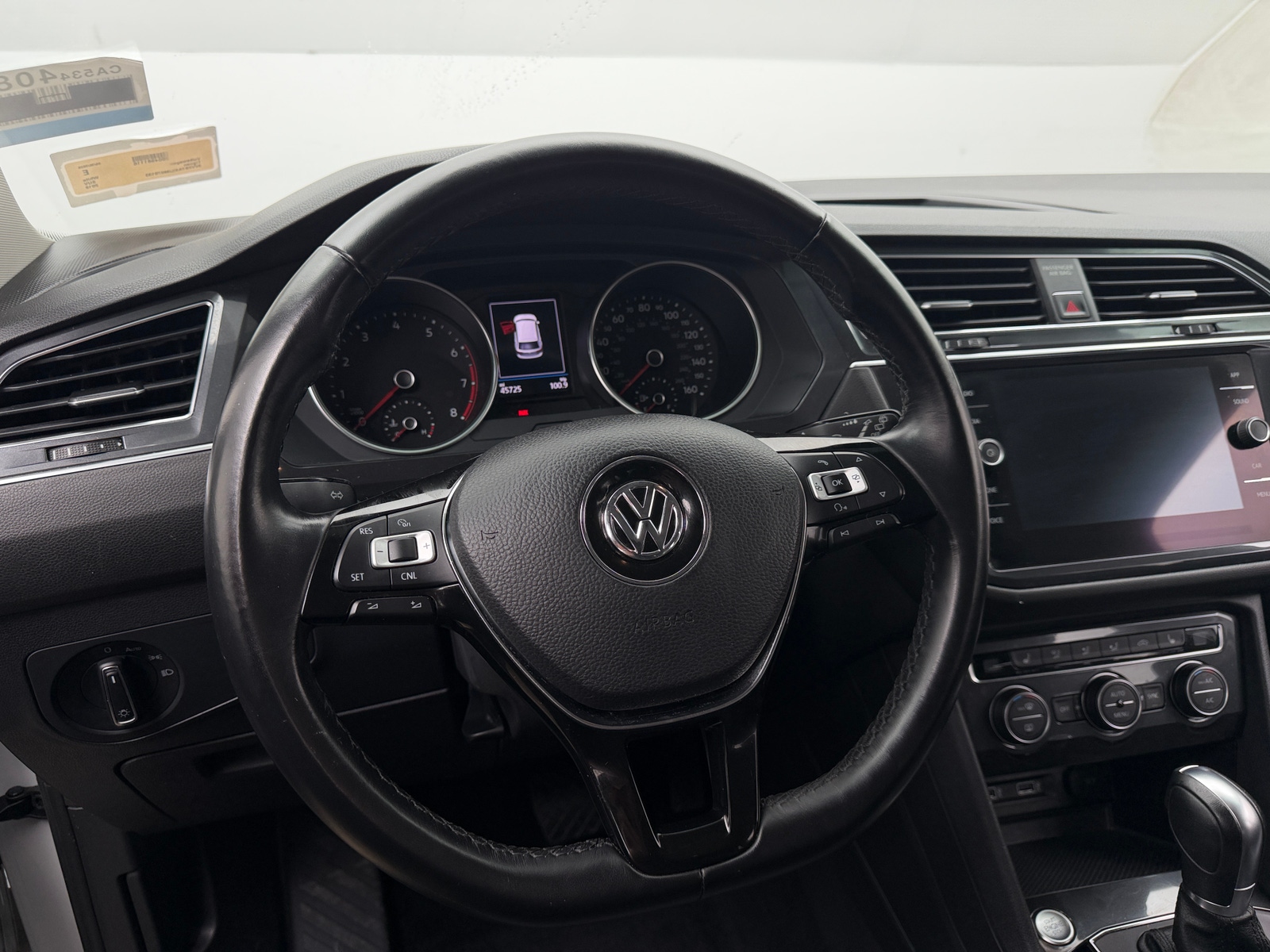 Thumbnail: 2018 Volkswagen Tiguan - 4