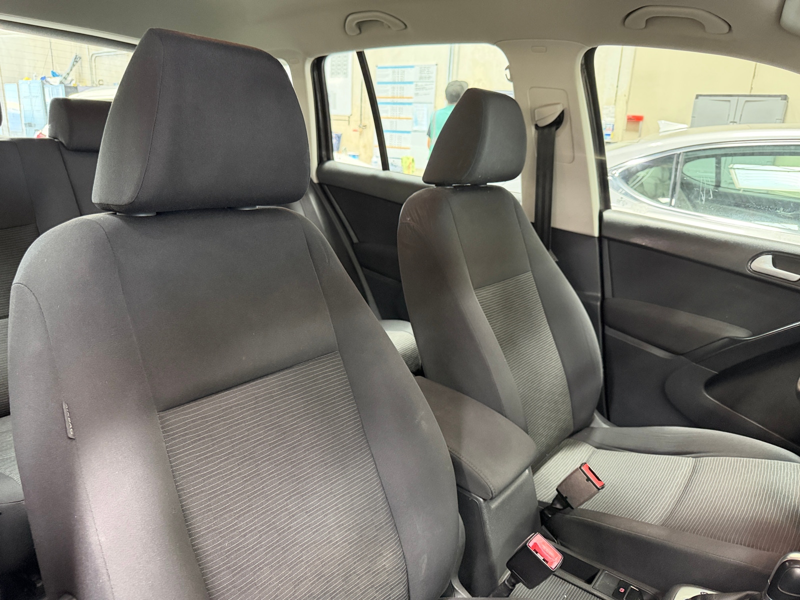 Thumbnail: 2017 Volkswagen Tiguan - 2