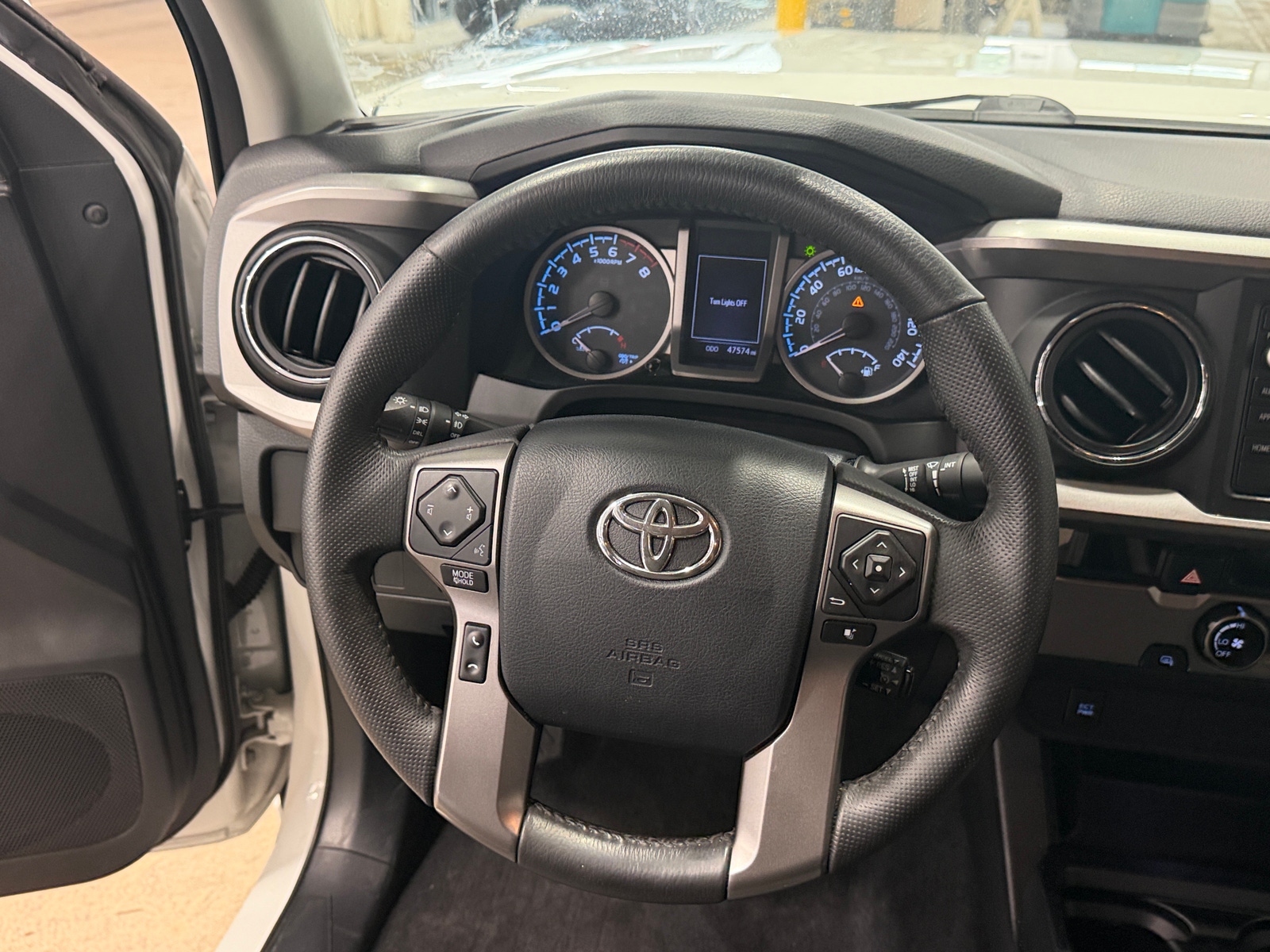 Thumbnail: 2017 Toyota Tacoma - 5