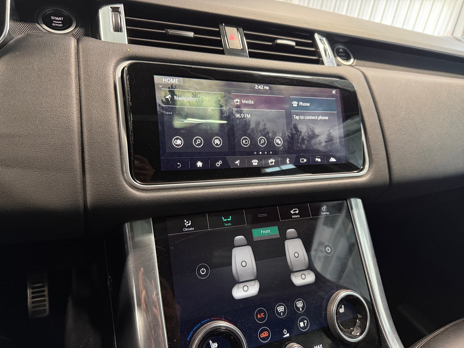 Thumbnail: 2021 Land Rover Range Rover Sport - 3