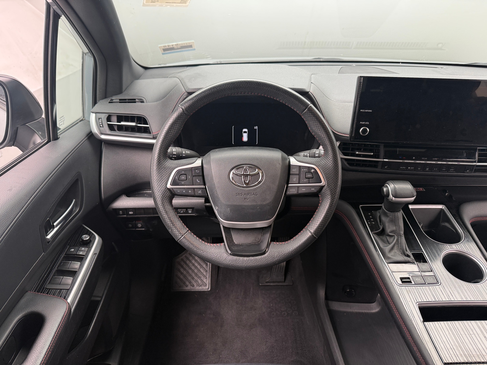 Thumbnail: 2025 Toyota Sienna - 4