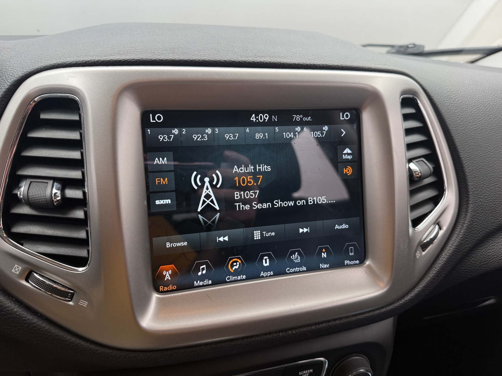 Thumbnail: 2017 Jeep Compass - 4
