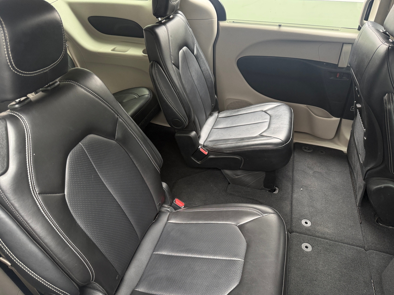 Thumbnail: 2024 Chrysler Pacifica - 5