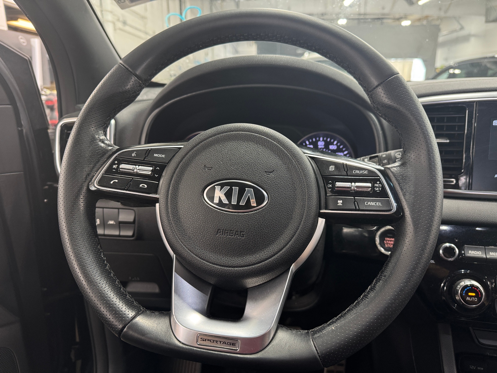 Thumbnail: 2022 Kia Sportage - 4