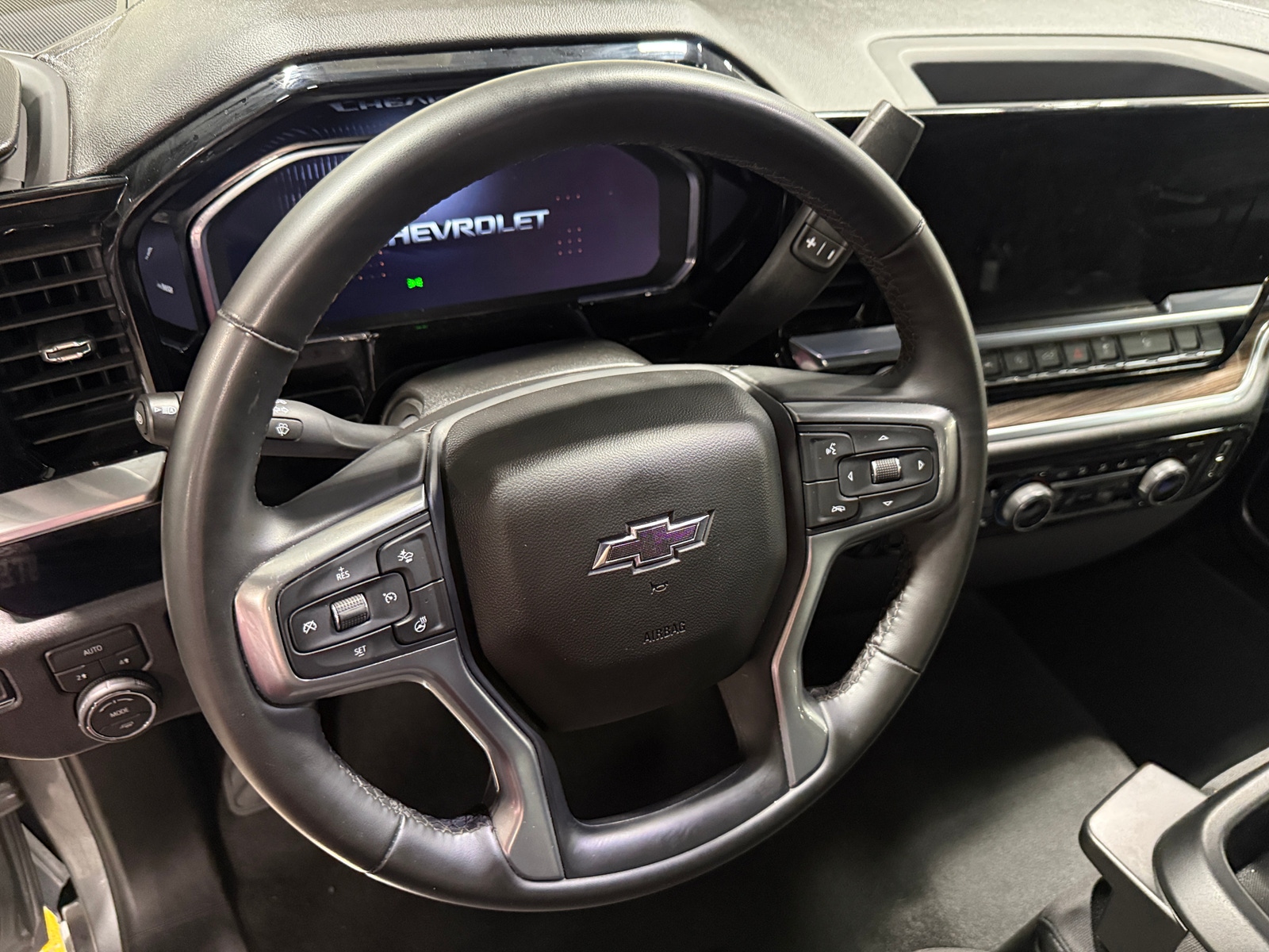 Thumbnail: 2026 Chevrolet Silverado 1500 - 5