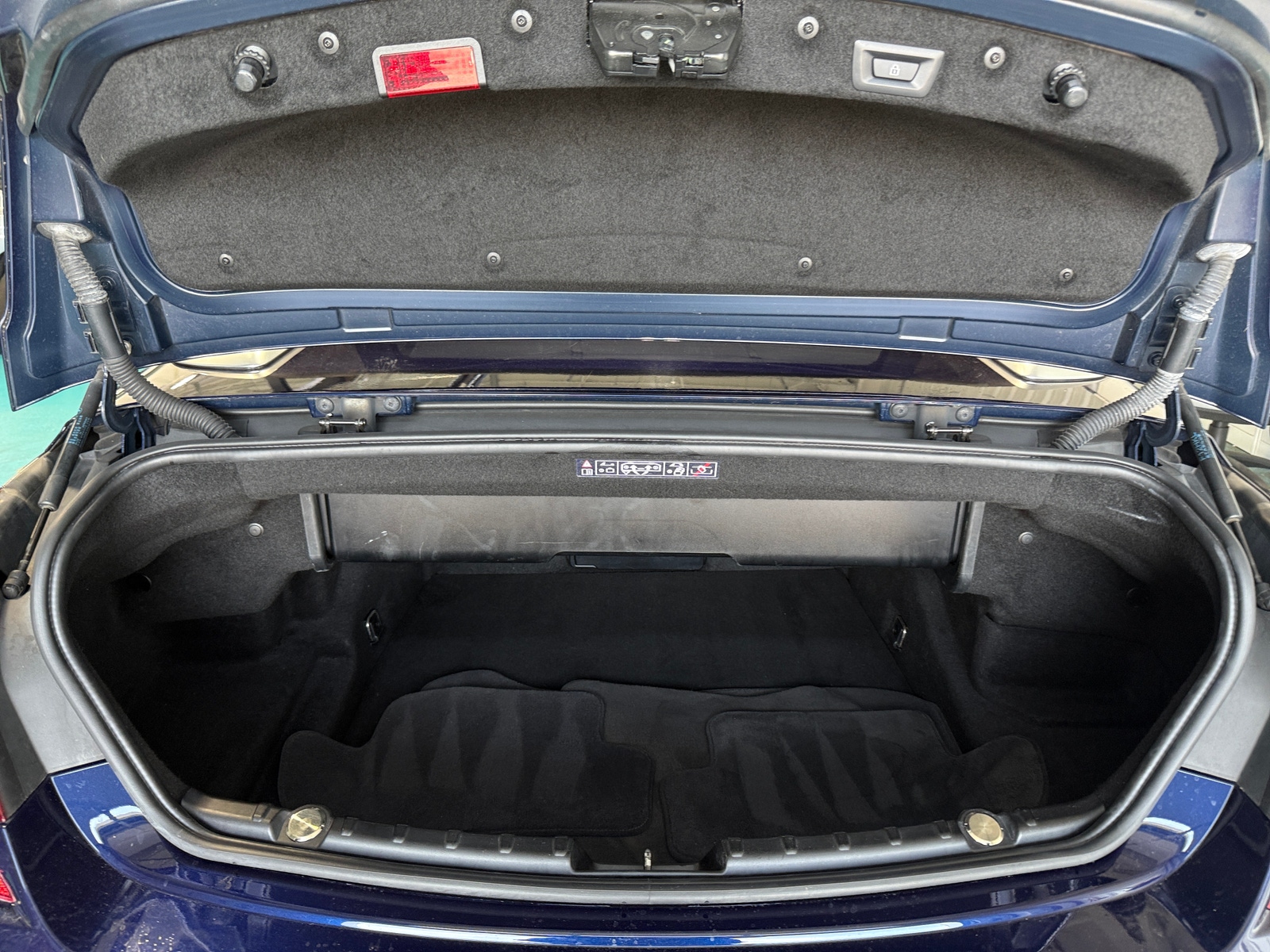 Thumbnail: 2013 BMW M6 - 6