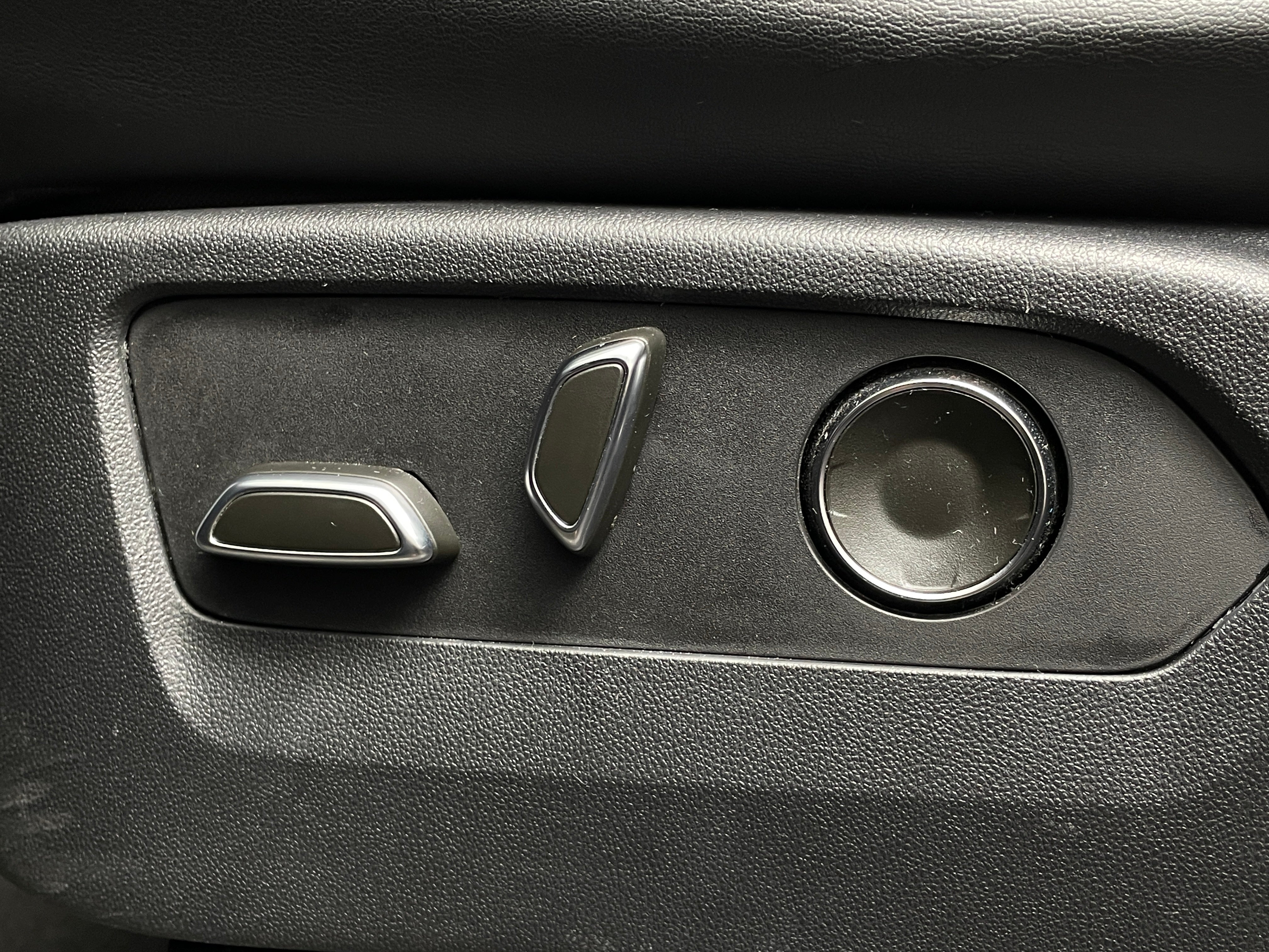 2021 Cadillac Escalade Sport - Photo 11