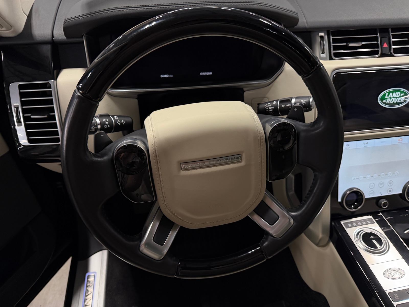 Thumbnail: 2022 Land Rover Range Rover - 4