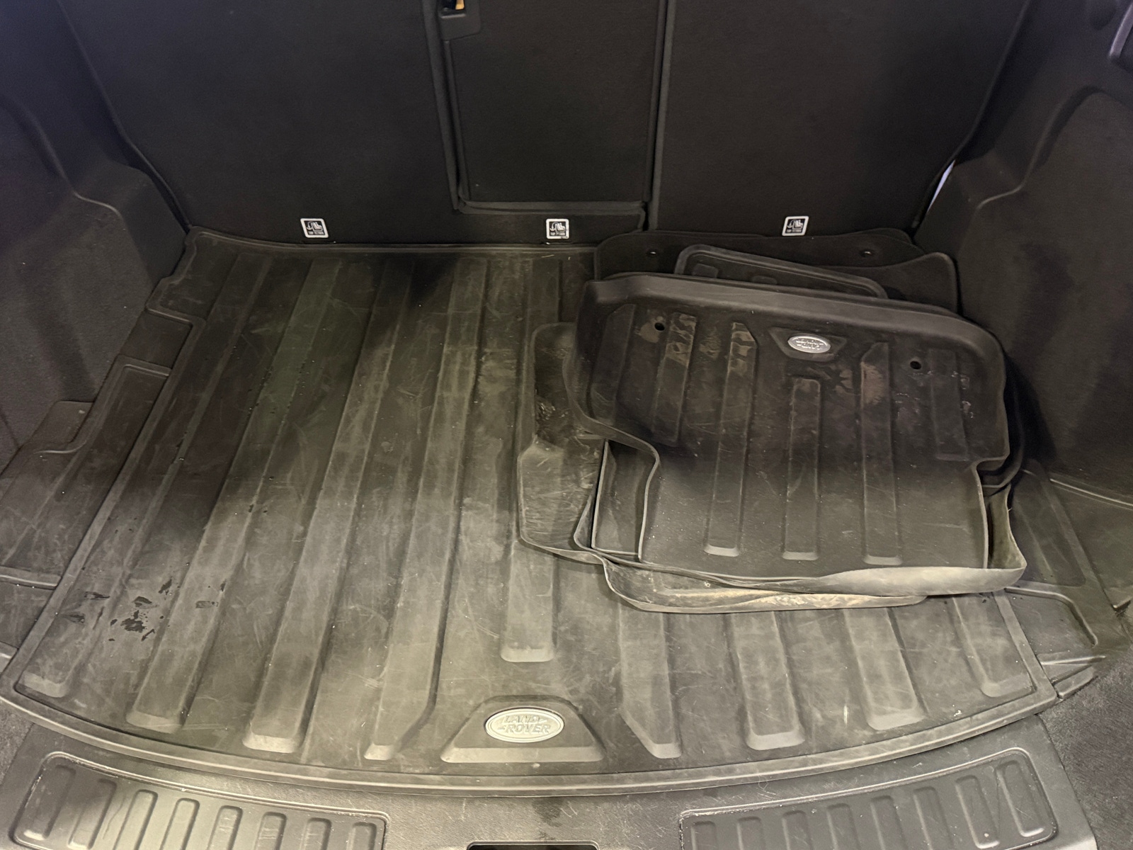 Thumbnail: 2019 Land Rover Discovery Sport - 6