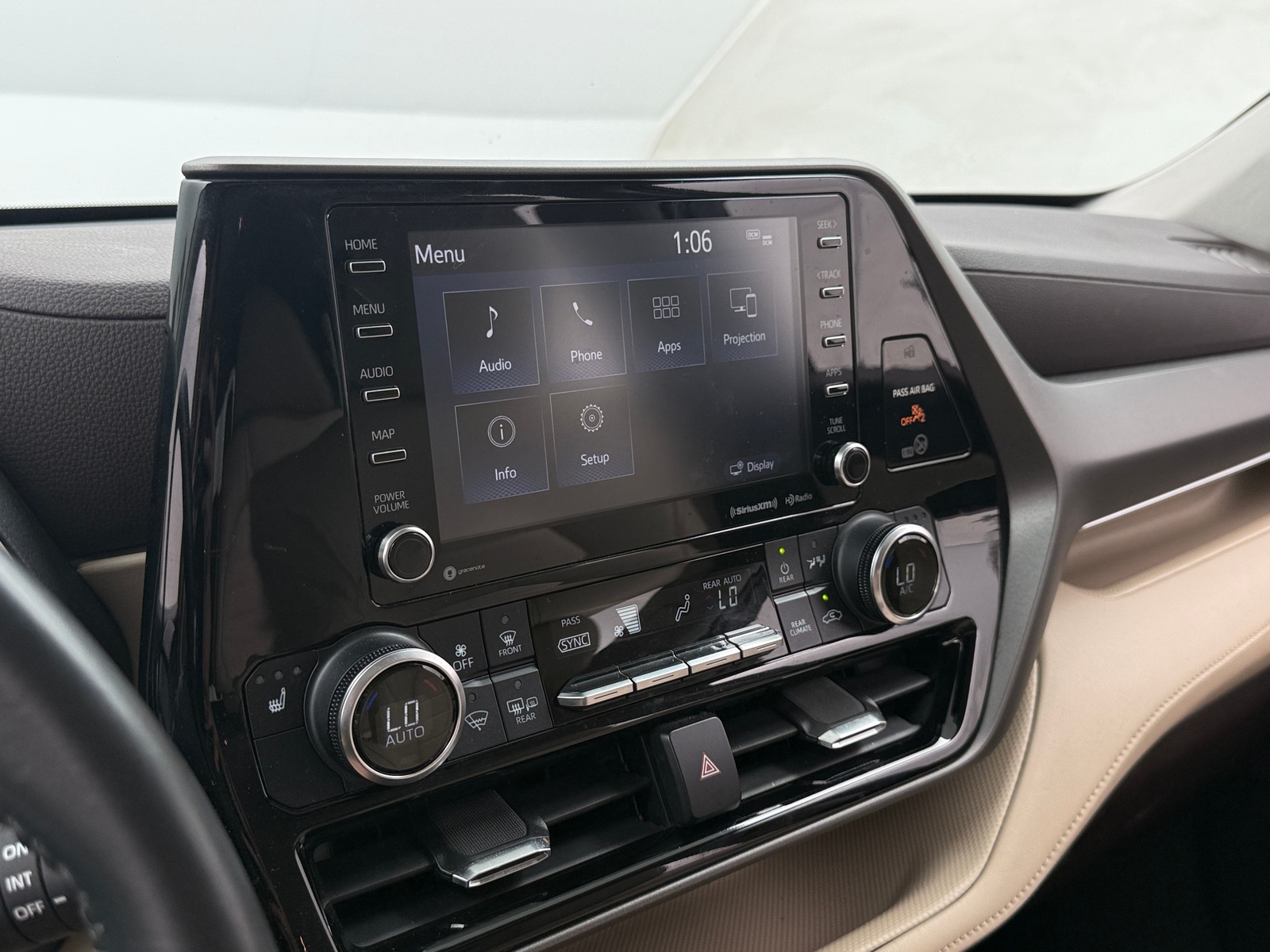 Thumbnail: 2022 Toyota Highlander - 4