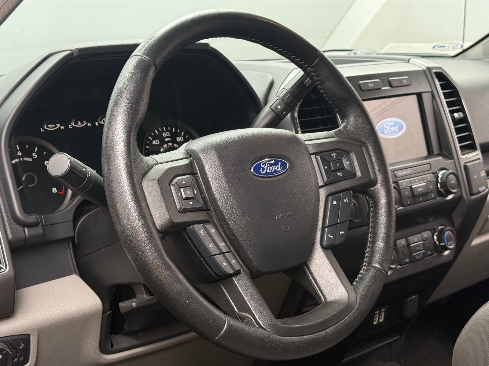 Thumbnail: 2019 Ford Econoline - 5