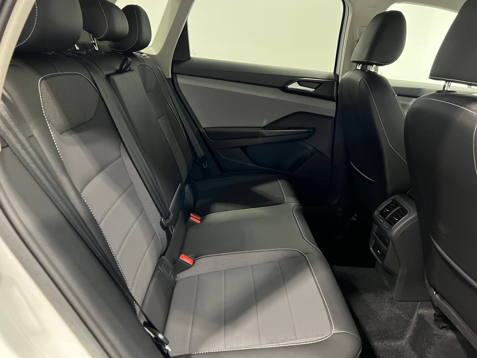 Thumbnail: 2023 Volkswagen Taos - 6