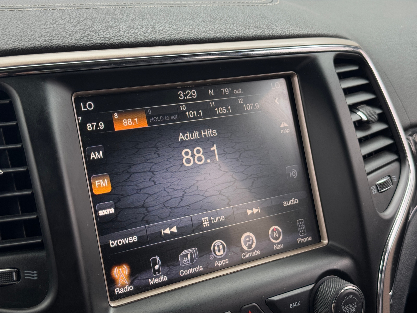 Thumbnail: 2015 Jeep Grand Cherokee - 3