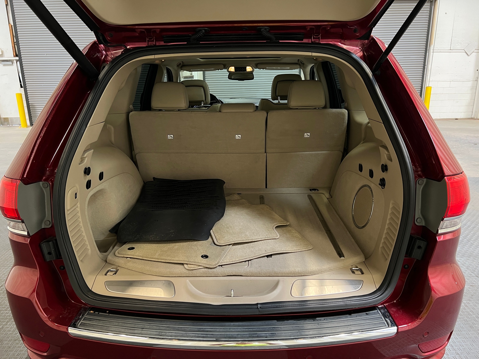 Thumbnail: 2015 Jeep Grand Cherokee - 6