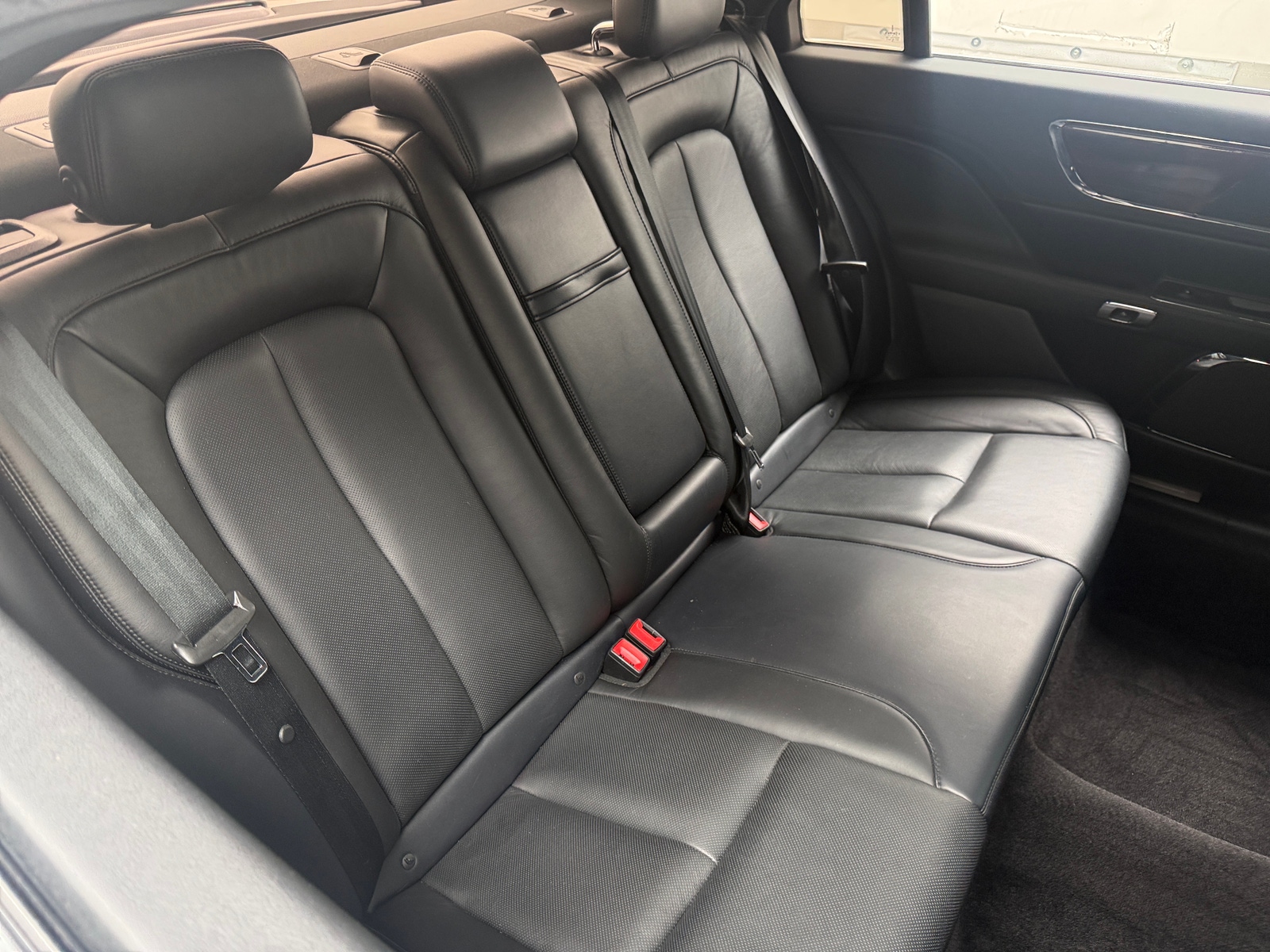 Thumbnail: 2017 Lincoln Continental - 5