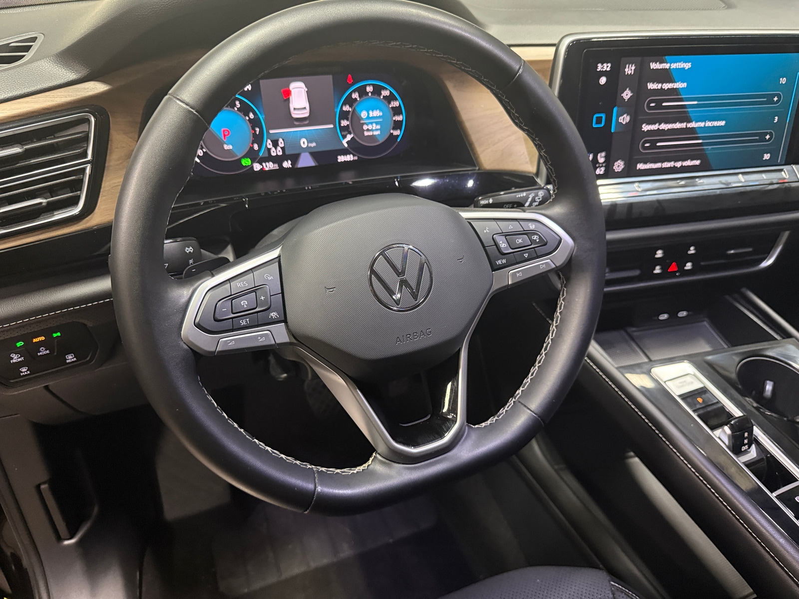 Thumbnail: 2024 Volkswagen Atlas - 4