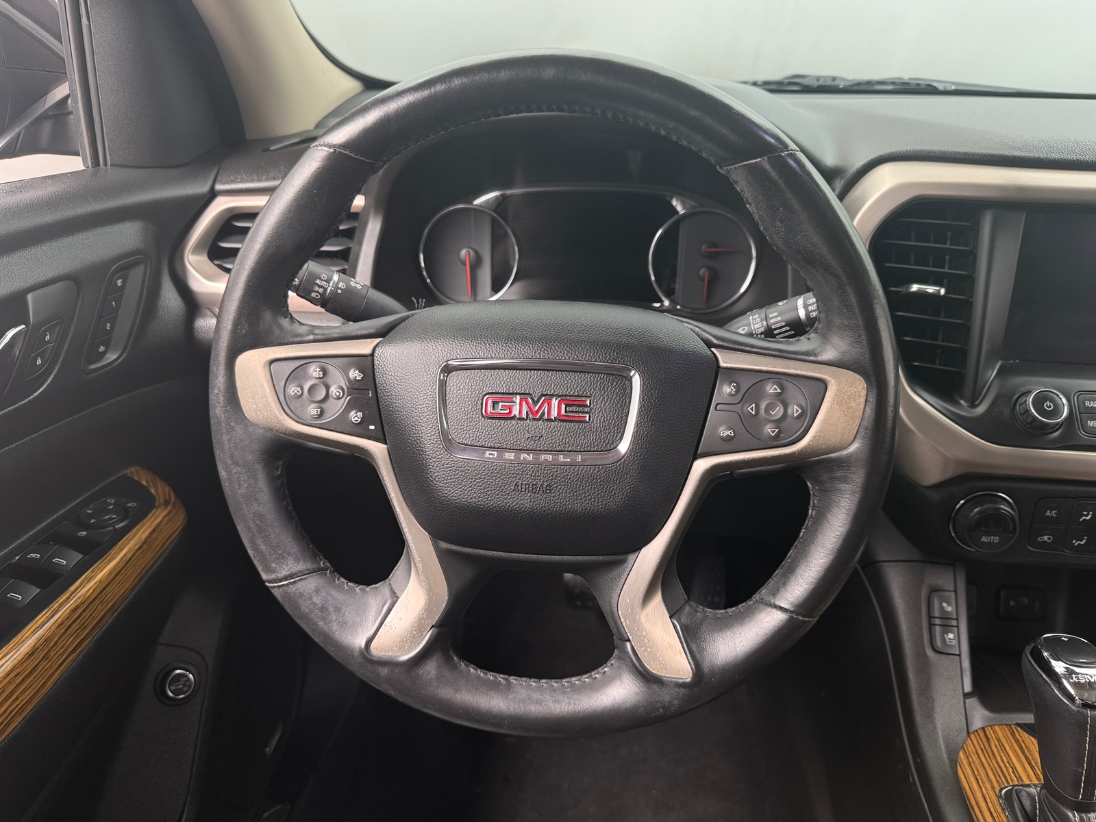 Thumbnail: 2017 GMC Acadia - 4
