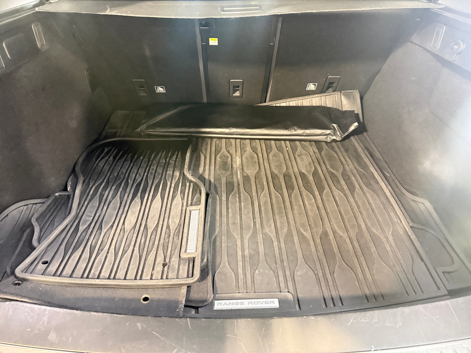 Thumbnail: 2019 Land Rover Range Rover Velar - 6