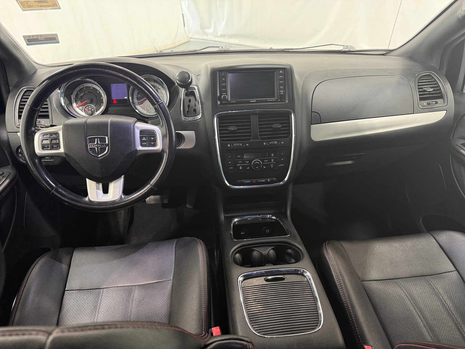 Thumbnail: 2020 Dodge Grand Caravan - 2
