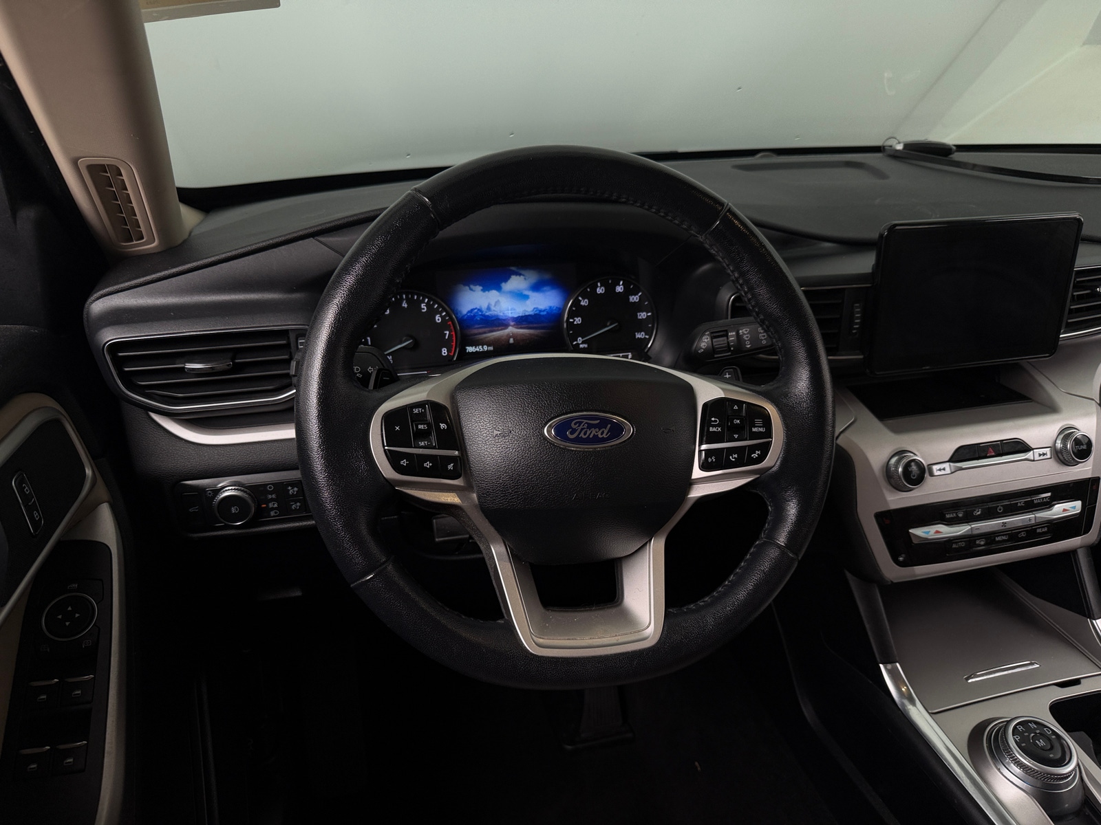 Thumbnail: 2020 Ford Explorer - 4