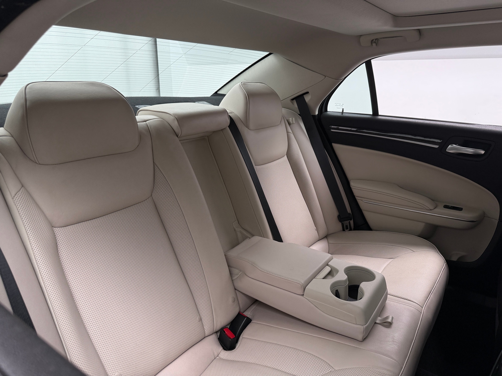 Thumbnail: 2018 Chrysler 300 - 5