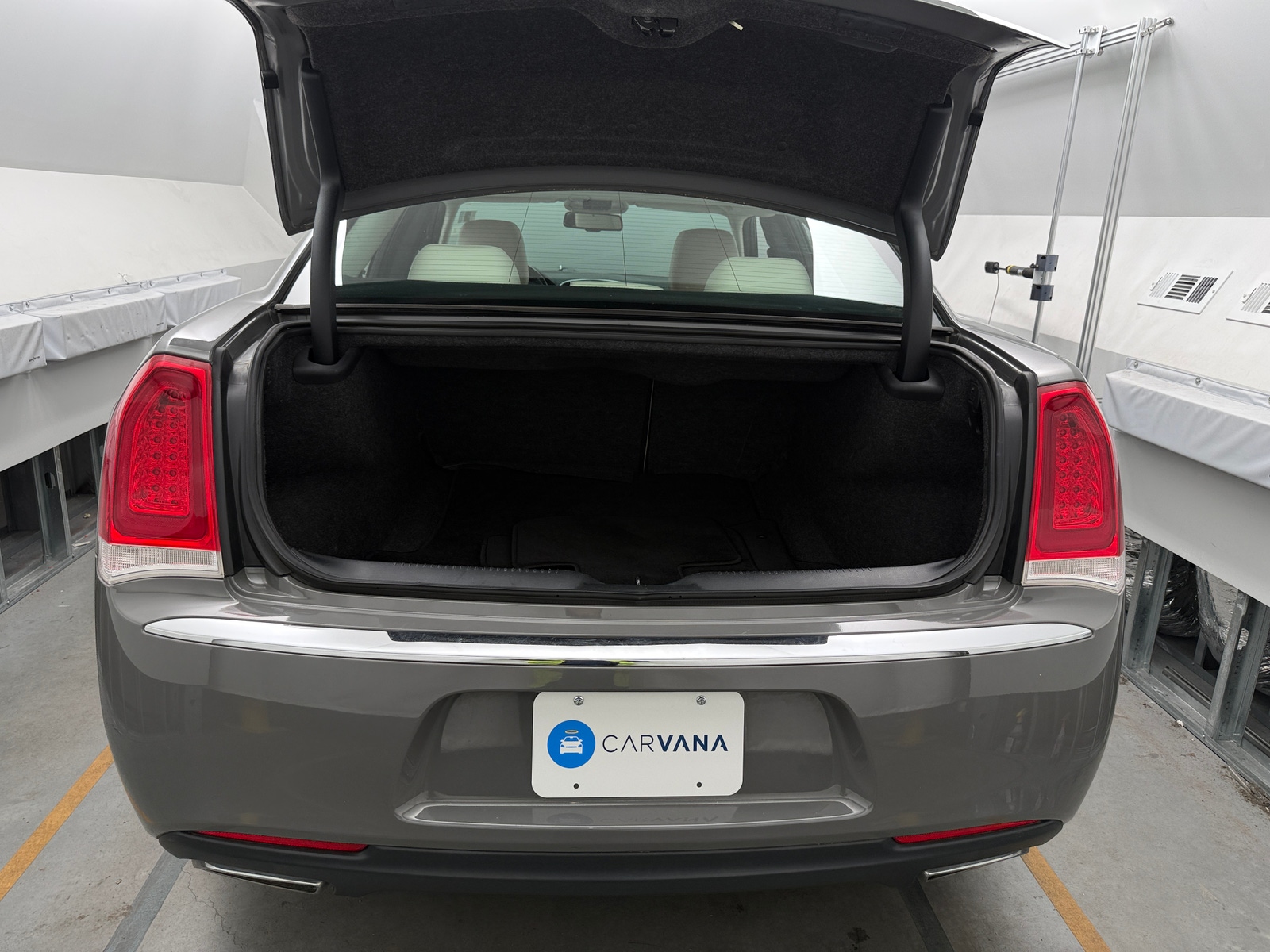 Thumbnail: 2018 Chrysler 300 - 6
