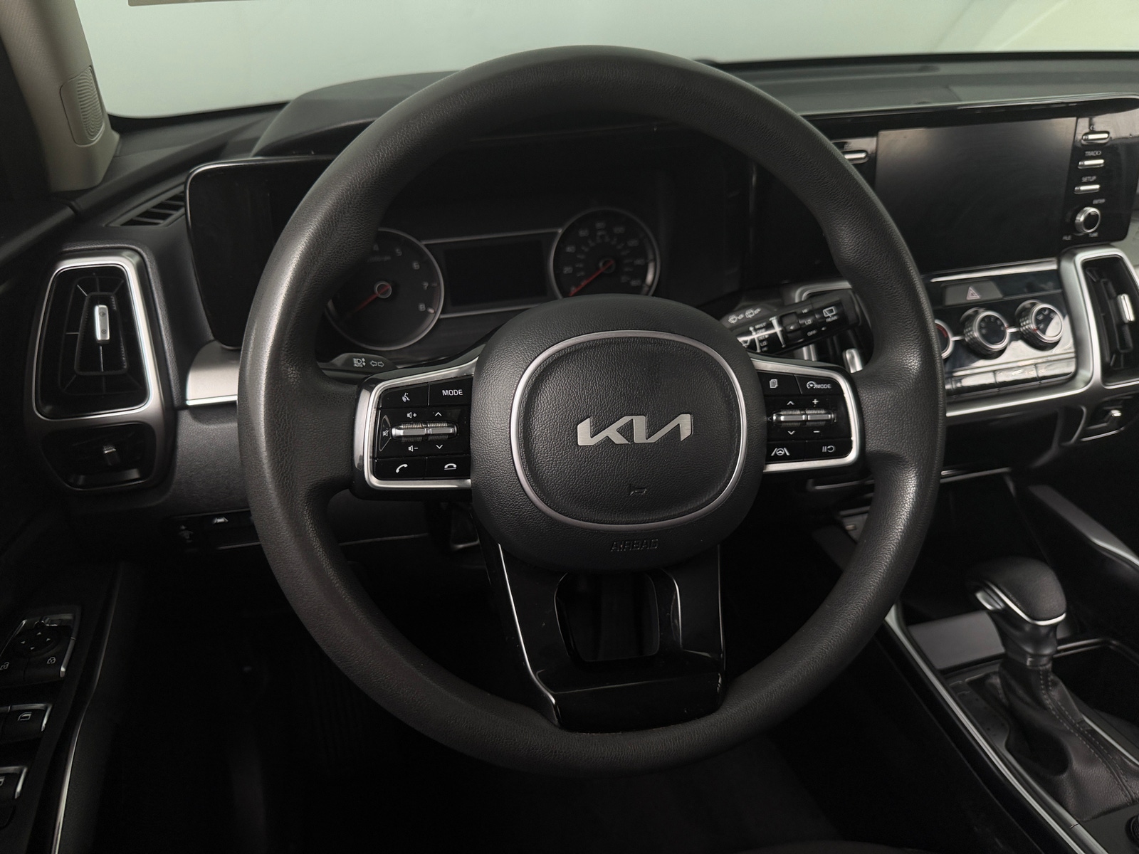 Thumbnail: 2022 Kia Sorento - 5