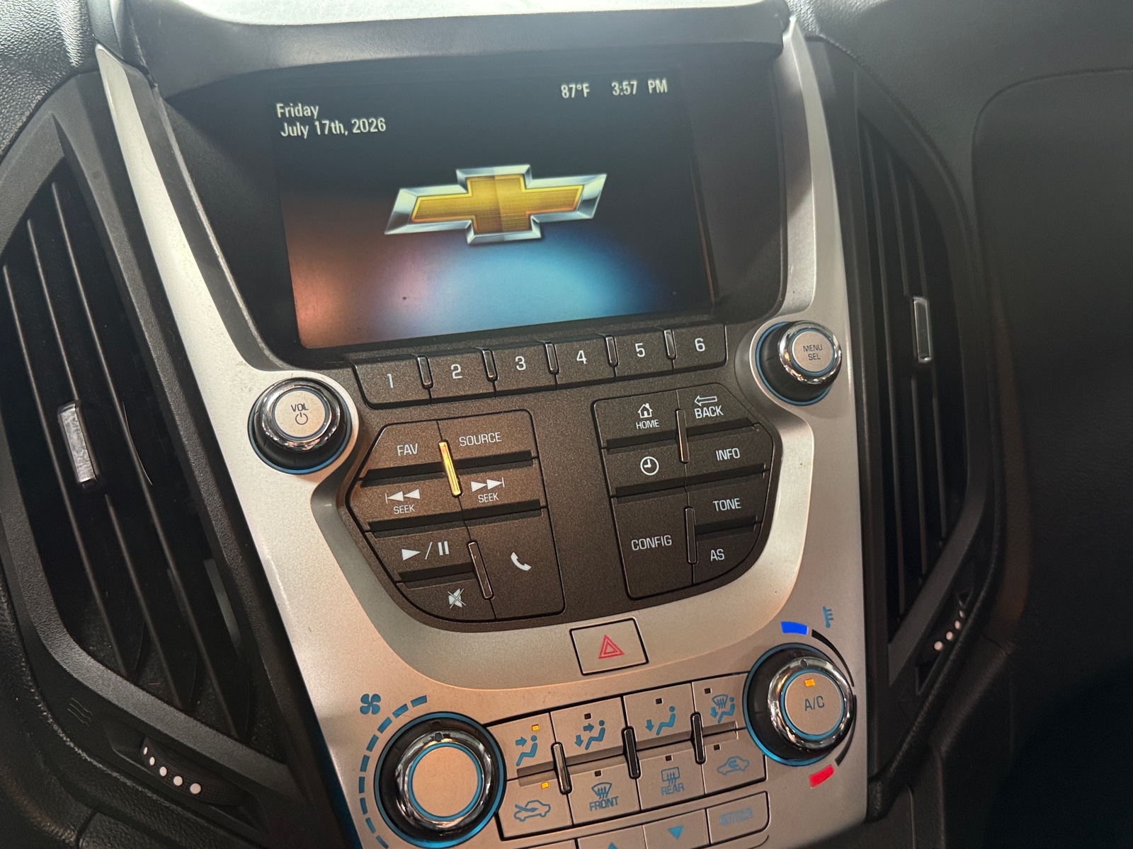 Thumbnail: 2017 Chevrolet Equinox - 4
