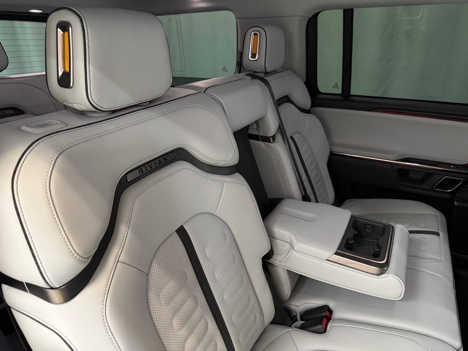 Thumbnail: 2023 Rivian R1S - 5