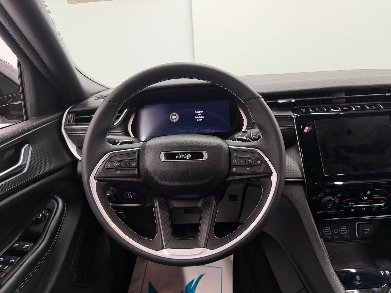 Thumbnail: 2023 Jeep Grand Cherokee - 4
