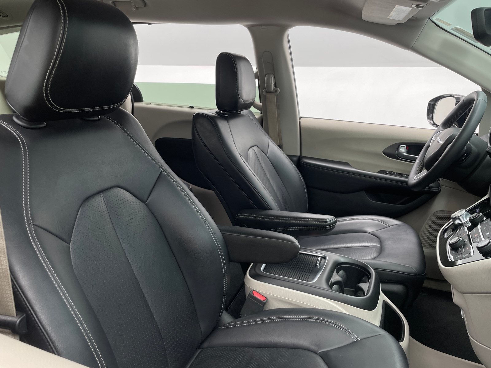 Thumbnail: 2024 Chrysler Pacifica - 2