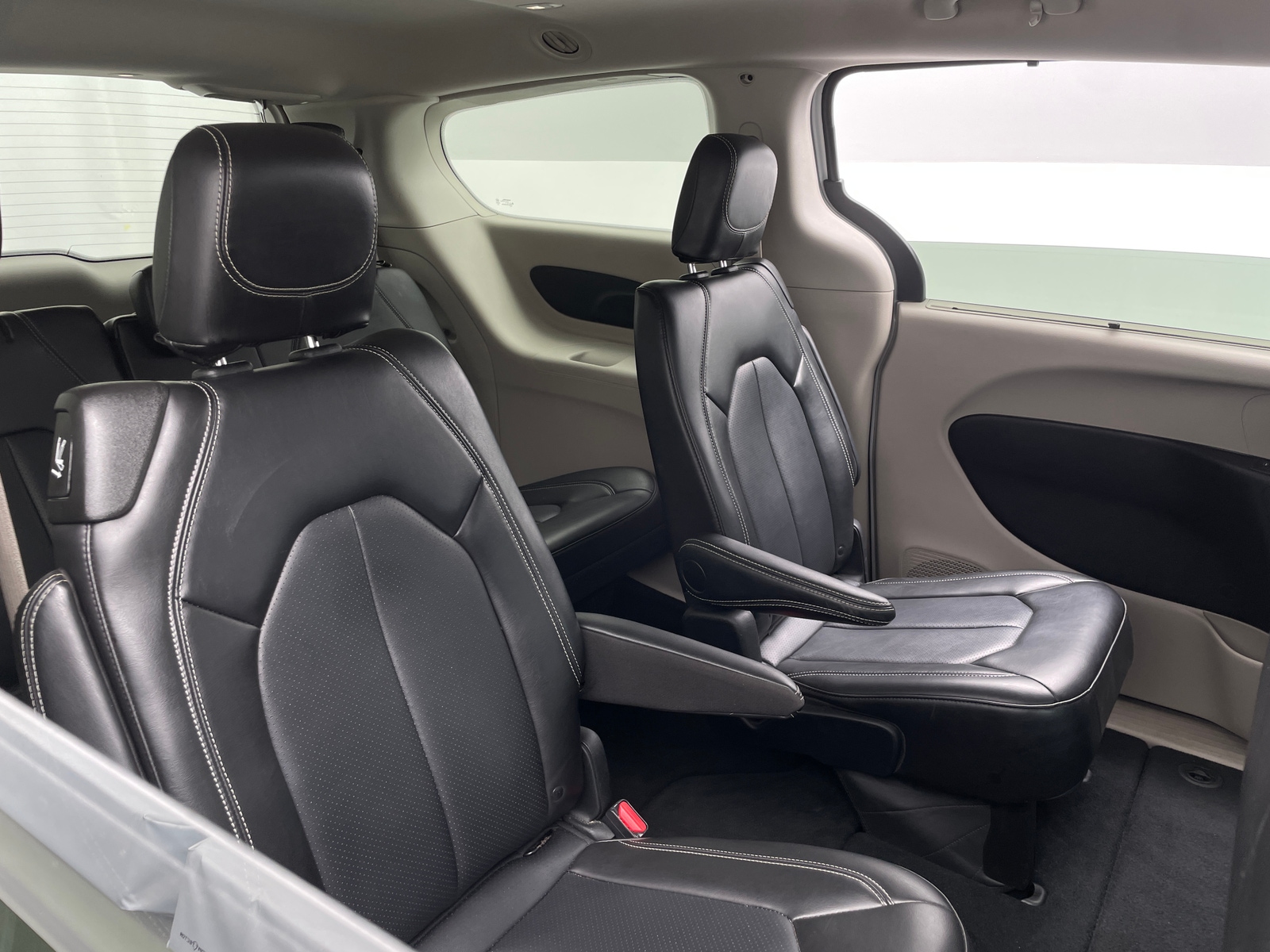 Thumbnail: 2024 Chrysler Pacifica - 6