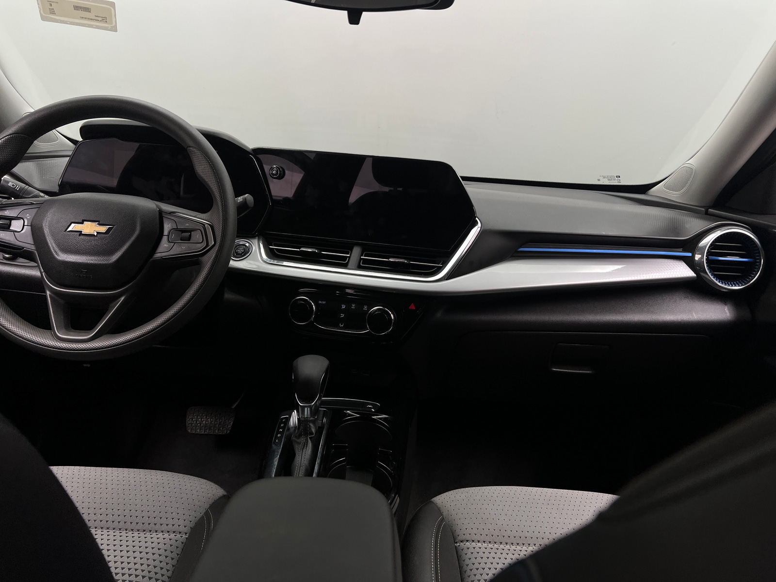 Thumbnail: 2025 Chevrolet Trax - 3
