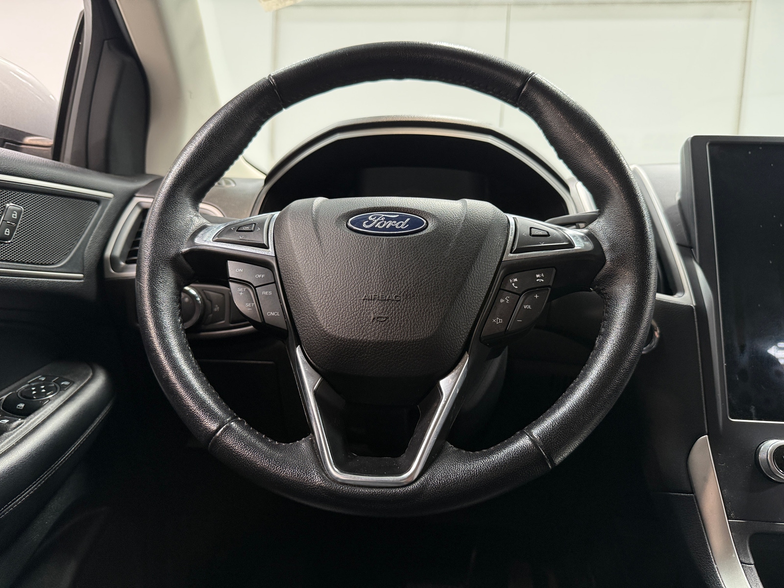 Thumbnail: 2023 Ford Edge - 4