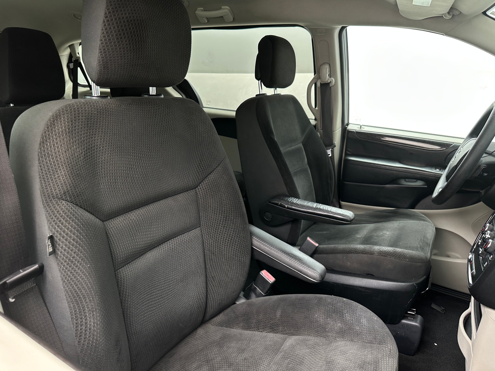 Thumbnail: 2019 Dodge Grand Caravan - 2