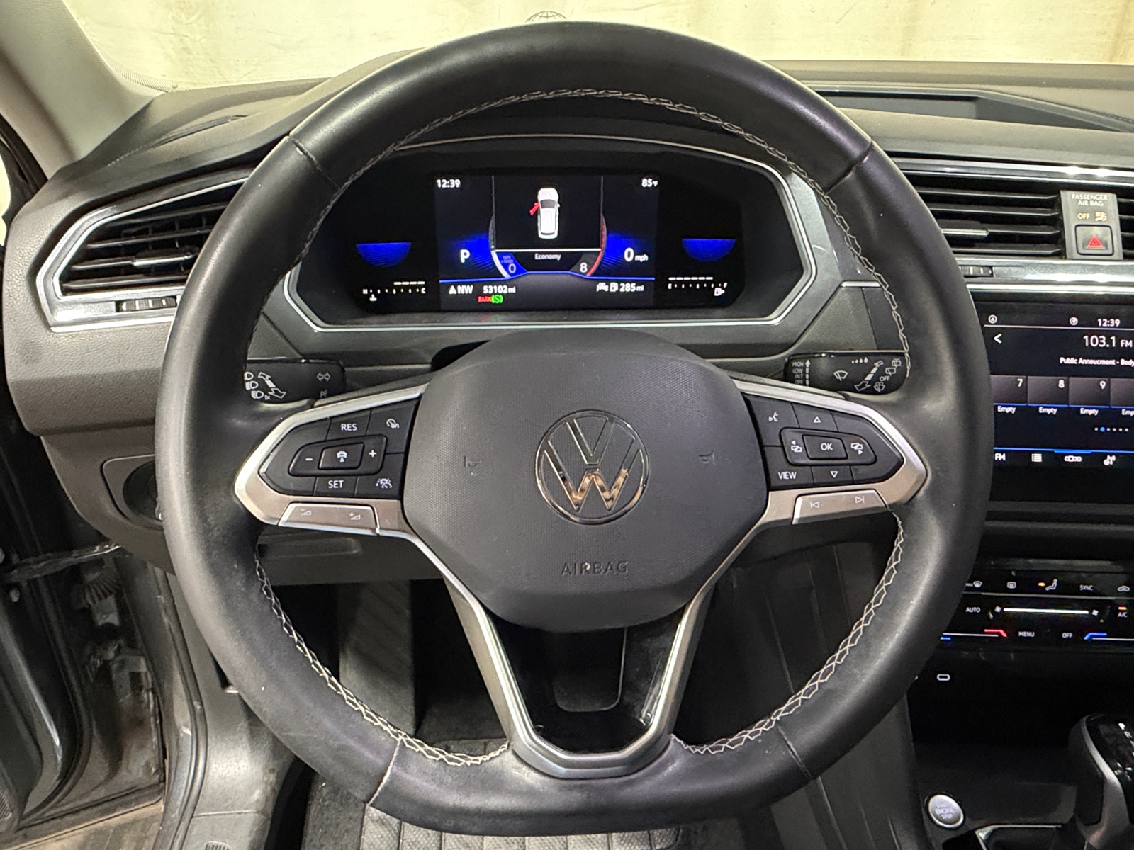 Thumbnail: 2022 Volkswagen Tiguan - 4