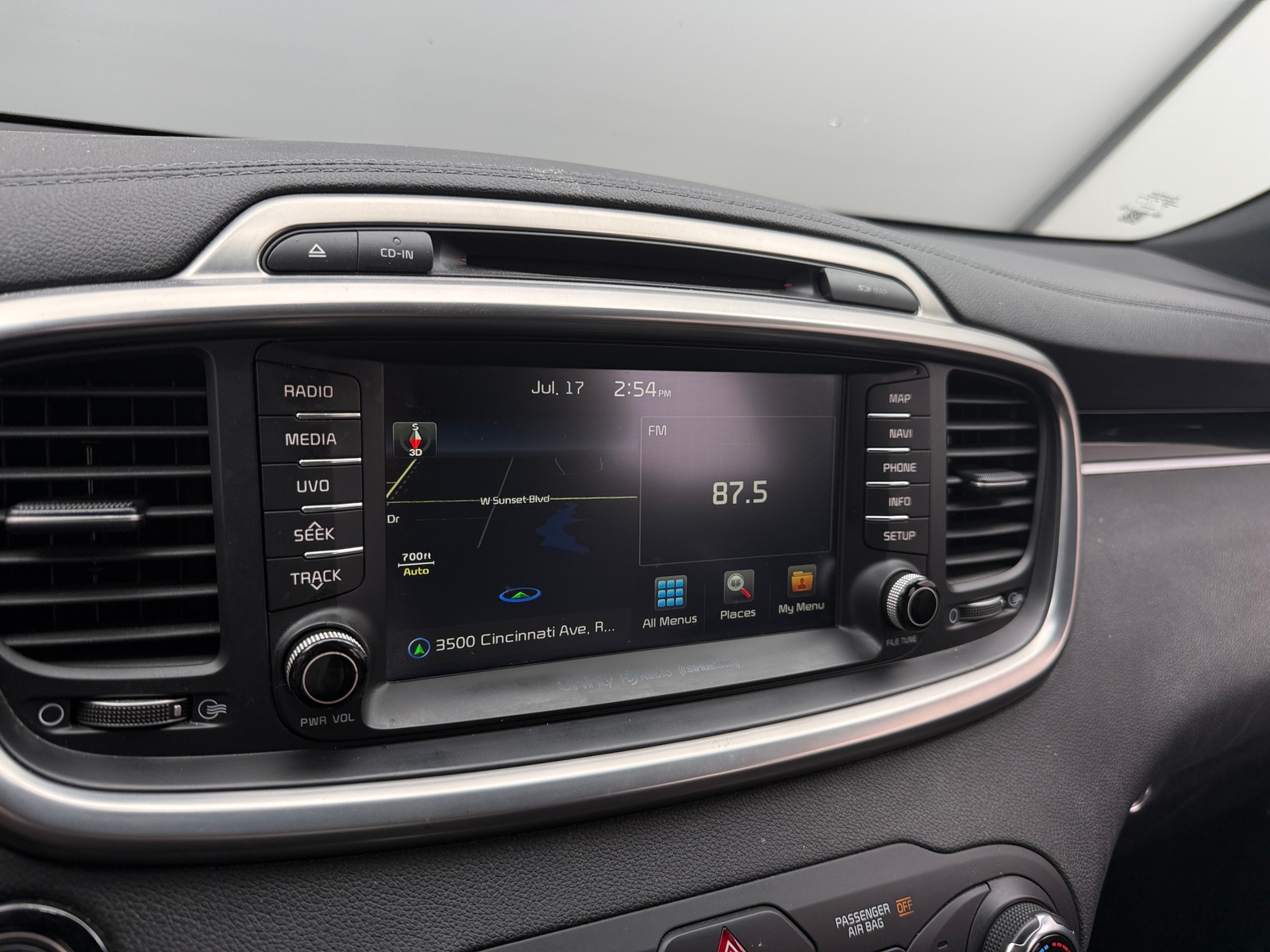 Thumbnail: 2016 Kia Sorento - 3