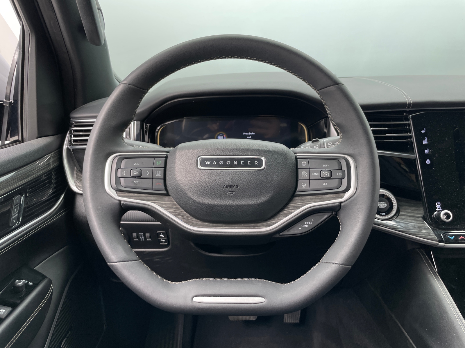 Thumbnail: 2022 Jeep Wagoneer - 4