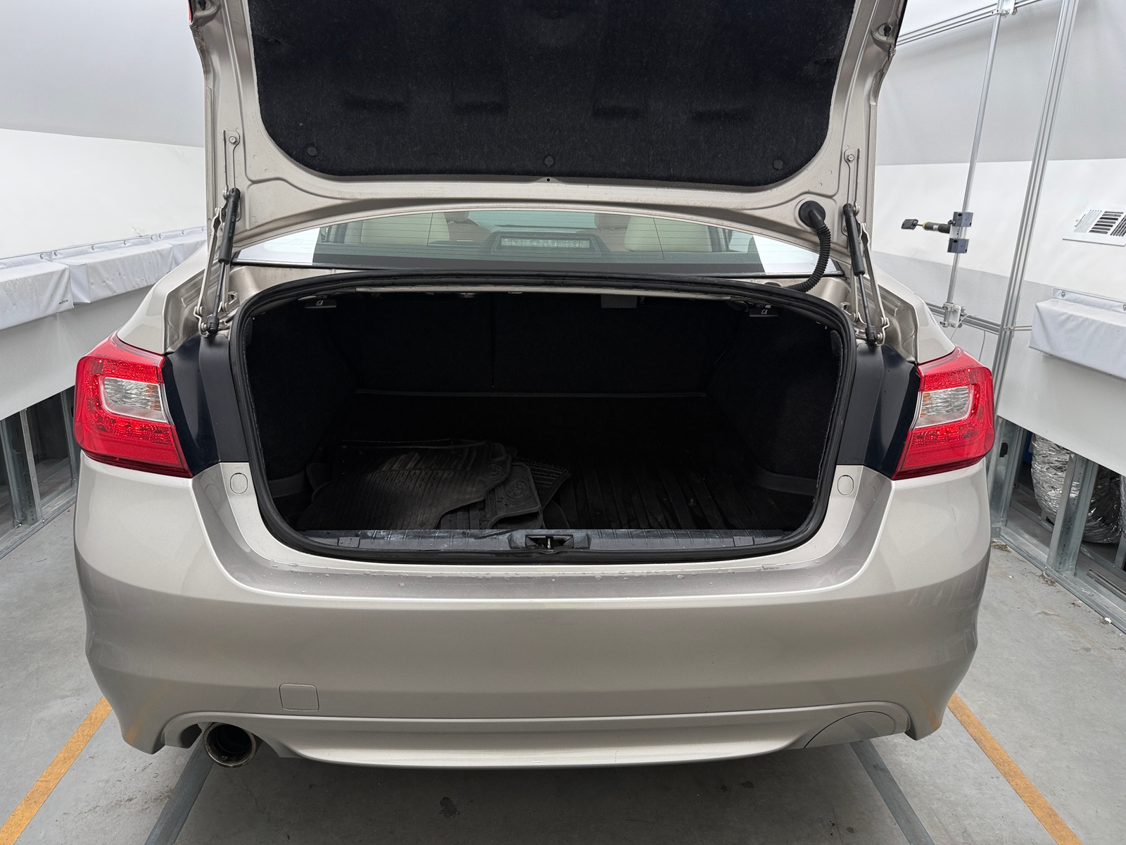 Thumbnail: 2015 Subaru Legacy - 6