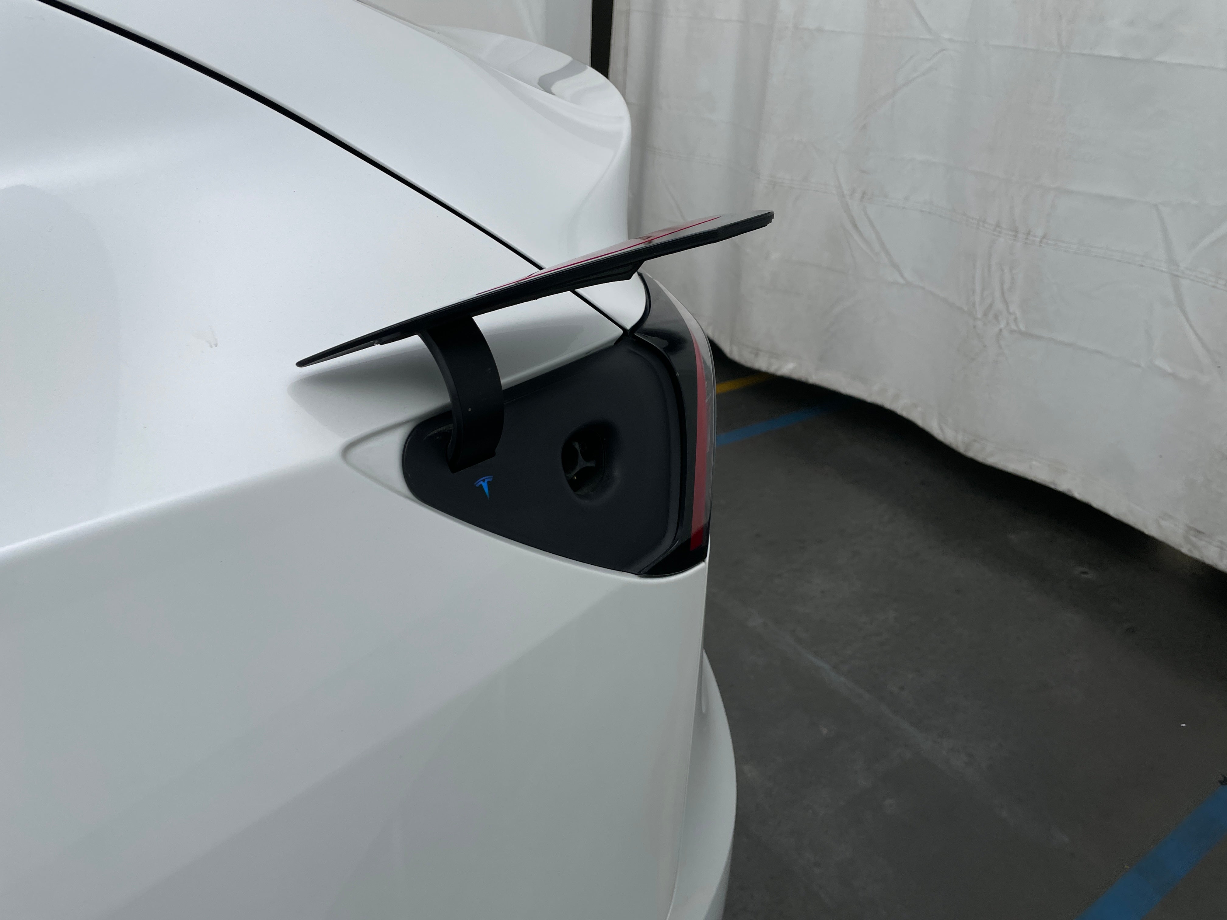 Used 2021 Tesla Model Y Long Range with VIN 5YJYGDEE7MF229549 for sale in Oak Creek, WI